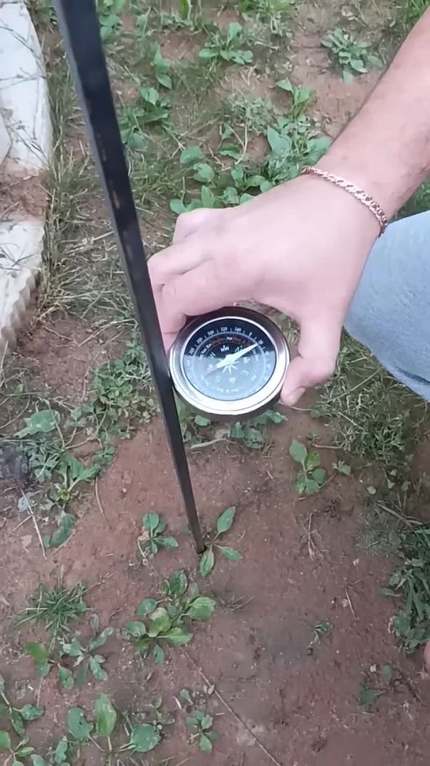 Как легко узнать на какой глубине залегание воды на участке